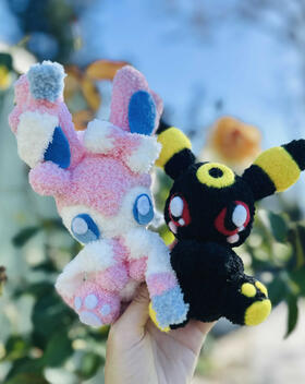 Sylveon & Umbreon Crochet - Fluffy Yarn